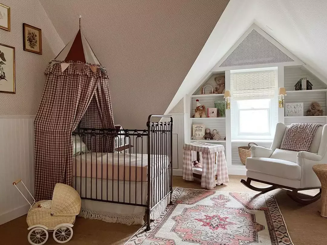28 Brilliant Ways to Transform Your Low Sloped Ceiling Bedroom 21 Beautiful Built-Ins