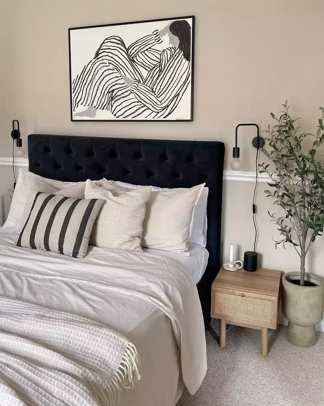 33 Stylish Beige Bedroom Ideas That Will Transform Your Space 20 Beige Chair Rail Molding