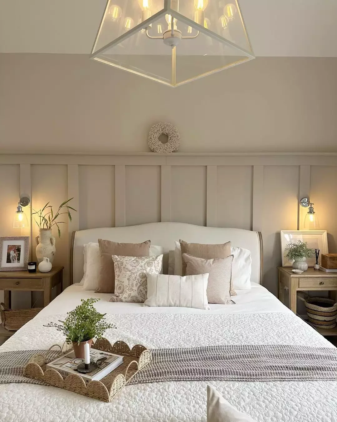 33 Stylish Beige Bedroom Ideas That Will Transform Your Space 26 Beige Combo