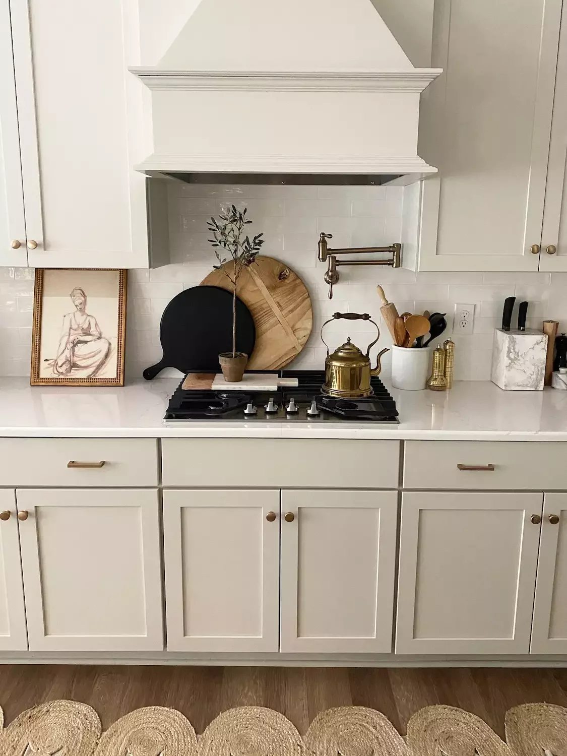 59 Timeless White Kitchen Design Ideas That Never Go Out of Style Beige Kitchen Cabinets