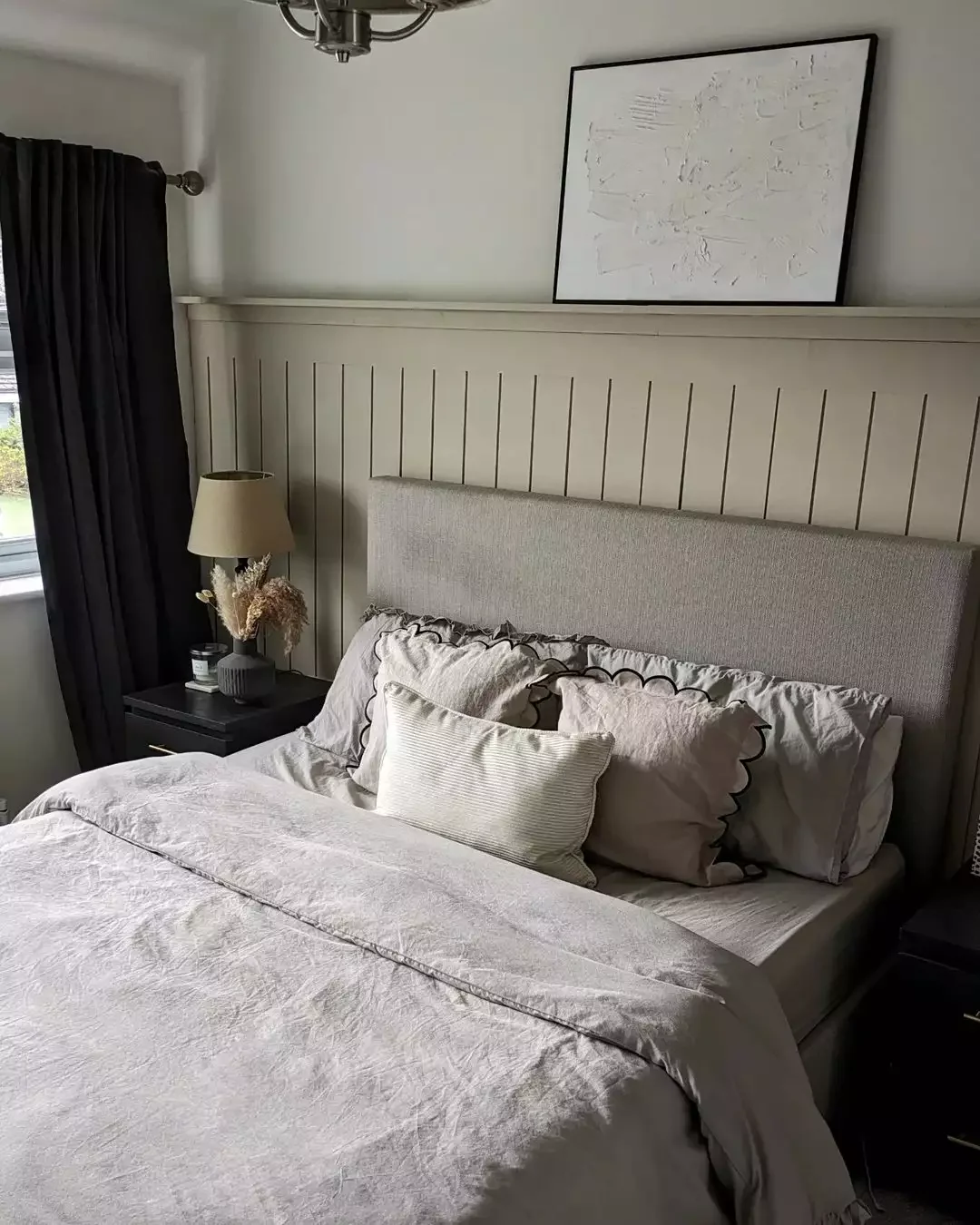 33 Stylish Beige Bedroom Ideas That Will Transform Your Space 24 Beige Panels
