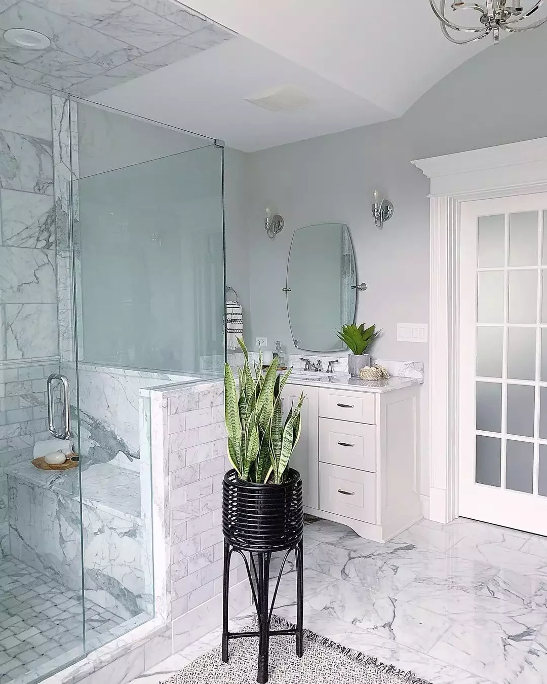 74 Amazing Bathroom Decorating Ideas That Will Transform Your Space 7 Black Accents