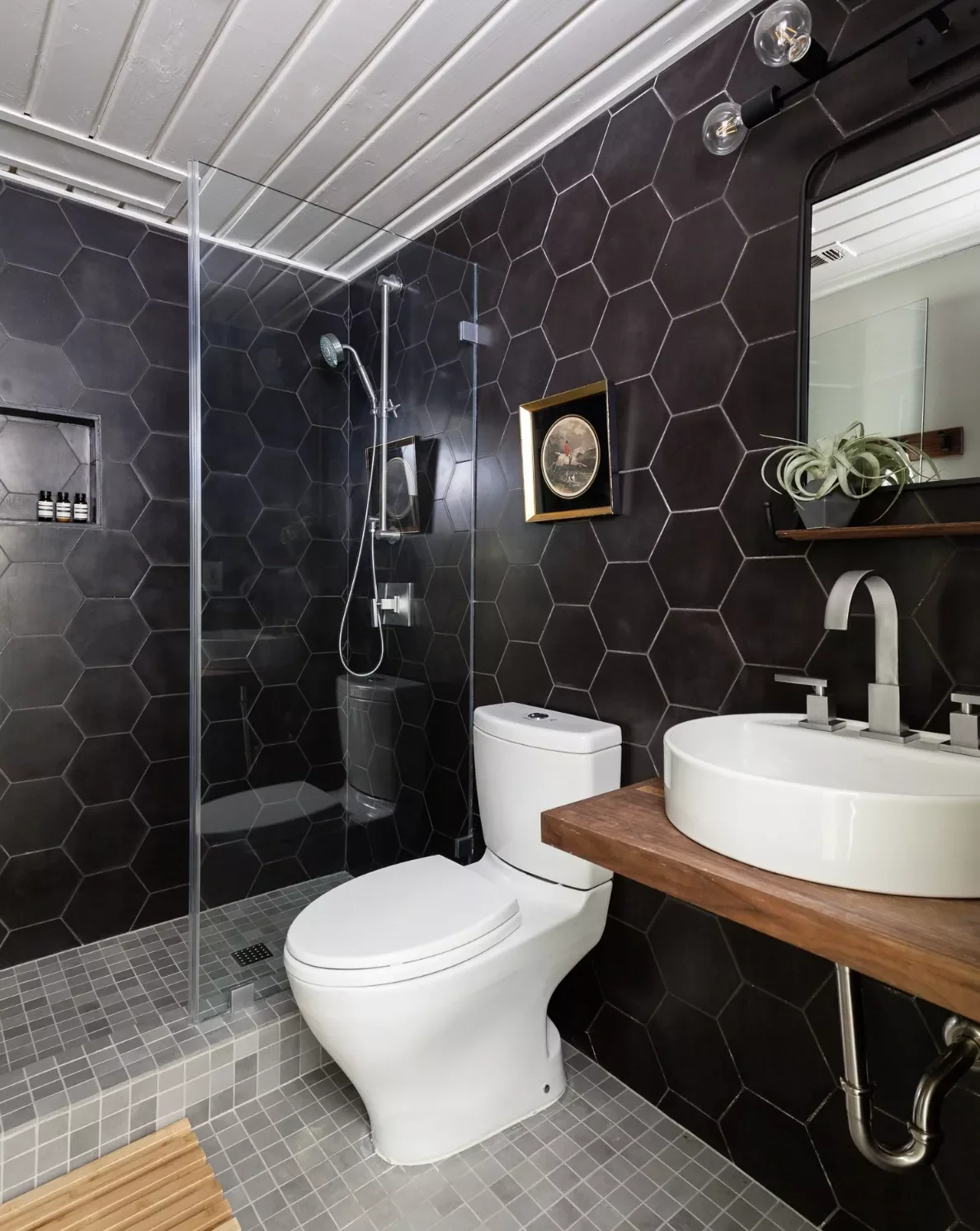 42 Bold Bathroom Color Ideas That Transform Small Spaces Into Stunning Retreats 3 Black Bathroom