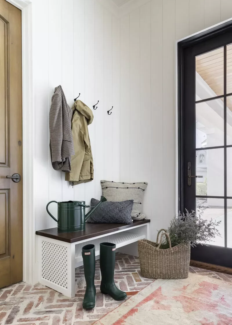 35 Stunning Black Door and White Trim Combinations That Create Perfect High-Contrast Drama 16 Black Door Thin White Trim