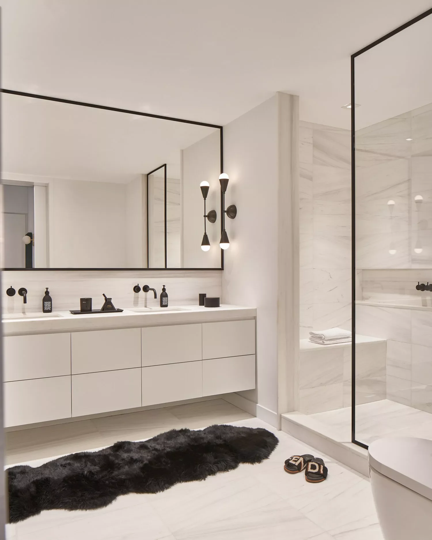 50 Luxurious Bathroom Ideas to Create Your Perfect Self-Care Sanctuary 48 Black Fixtures