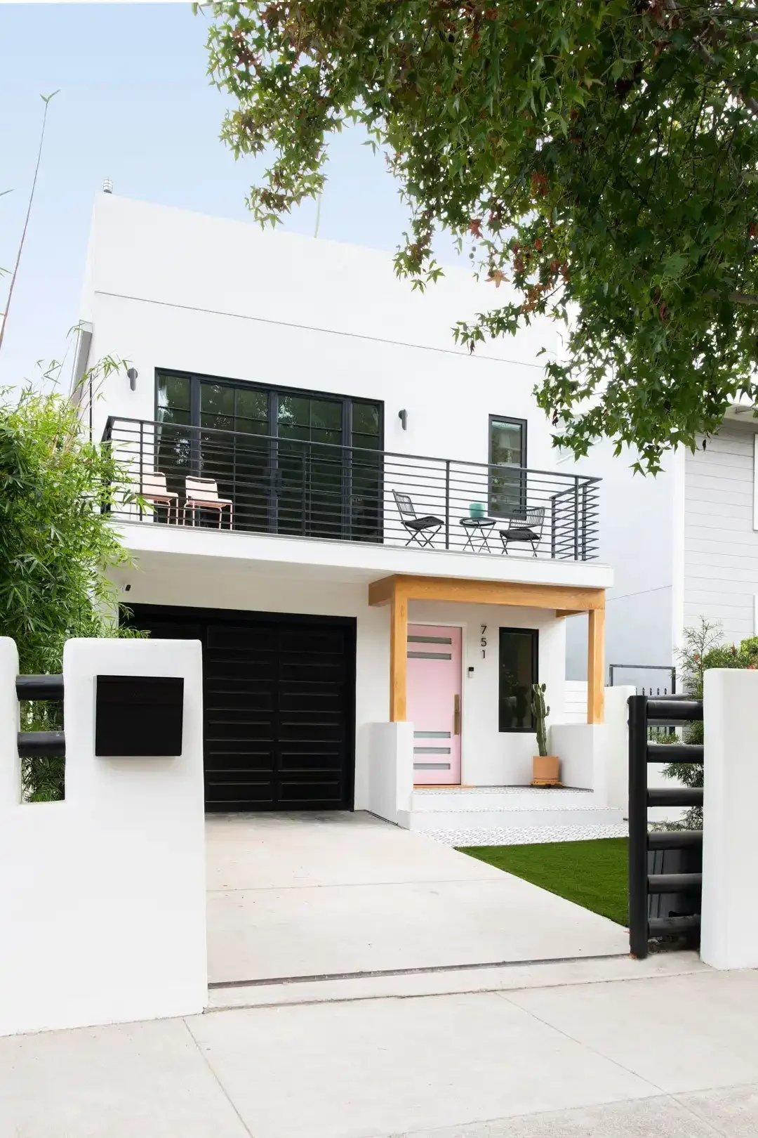 Black Sliding Pocket Gate