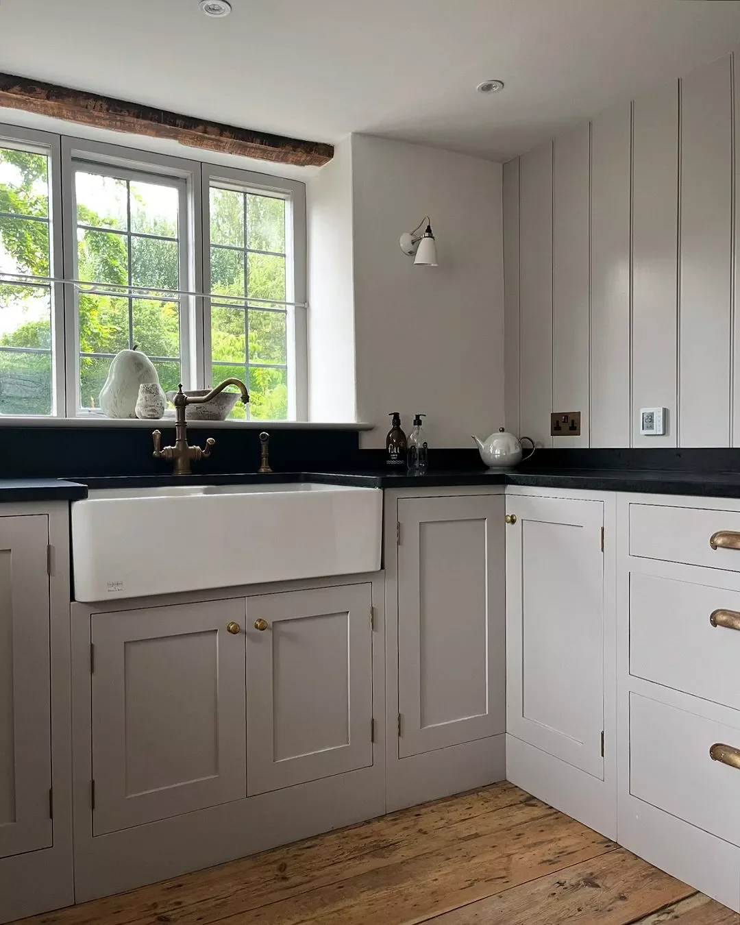 23 Granite Countertops That Will Make Your Kitchen Absolutely Stunning Black, White, and Gold