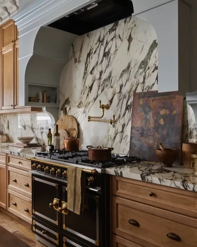 18 Stunning Black and Gold Kitchen Ideas That Transform Your Space Into a Sophisticated Haven 13 Black and Gold Appliances