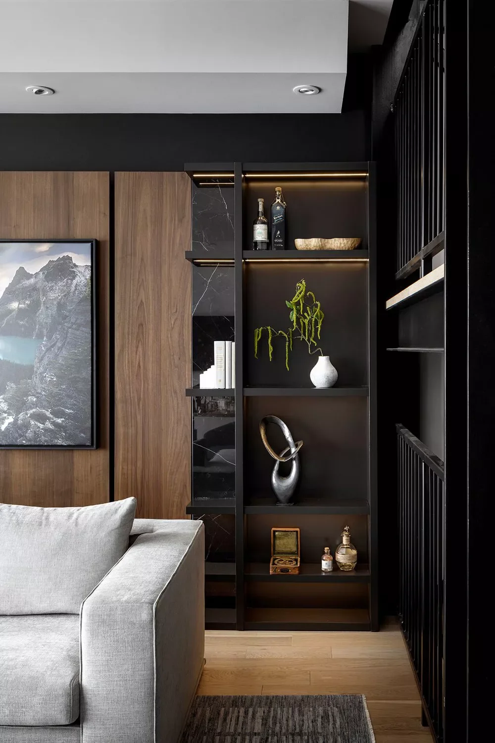 39 Bold Black Living Room Ideas That Will Transform Your Space Into Something Extraordinary 29 Black and Walnut Walls