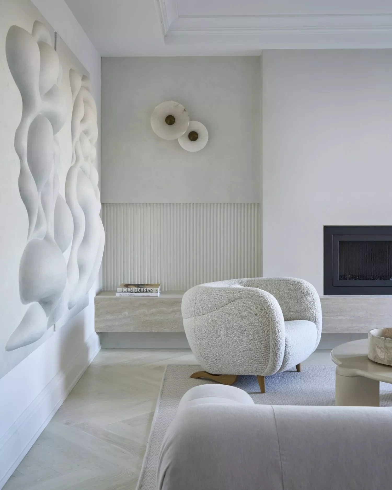 27 Stunning Linear Fireplace Ideas for Modern Homes That Combine Style and Easy Maintenance 19 Black and White Fireplace