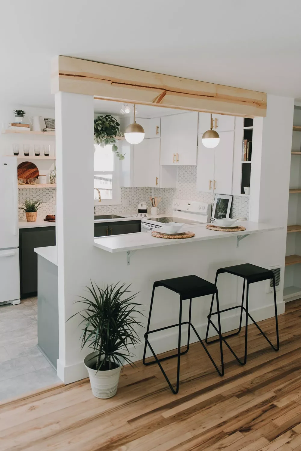 27 Kitchen Bar Ideas That Create the Perfect Entertainment Space Black and White Kitchen Bar
