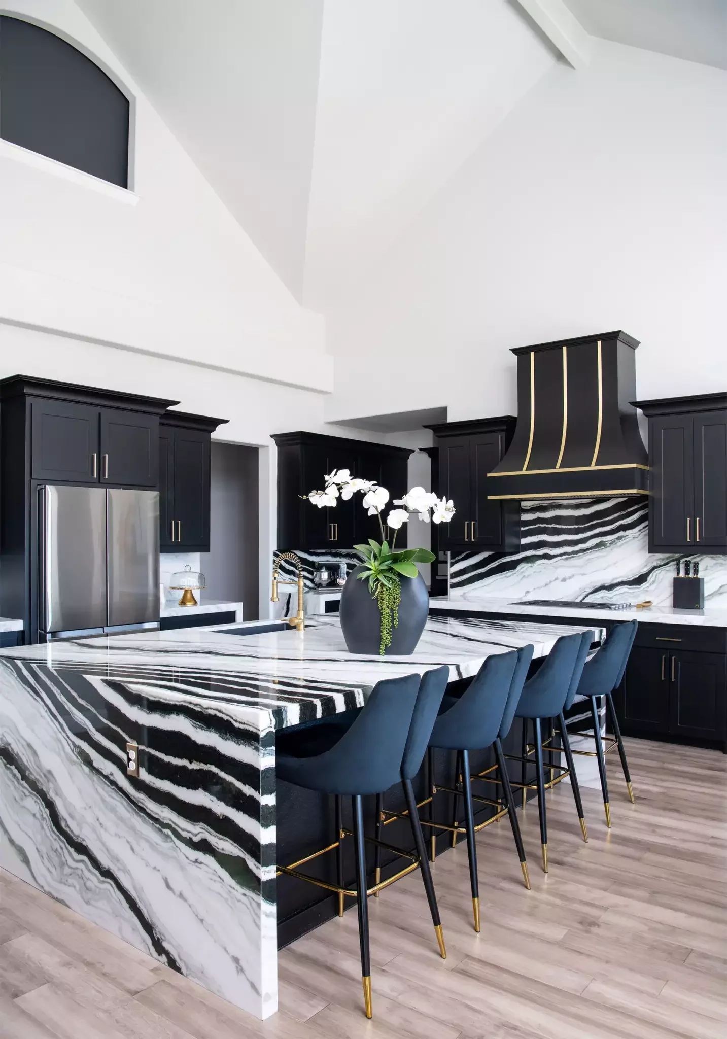 101 Kitchen Island Ideas That Will Transform Your Cooking Space 33 Black and White Kitchen Island