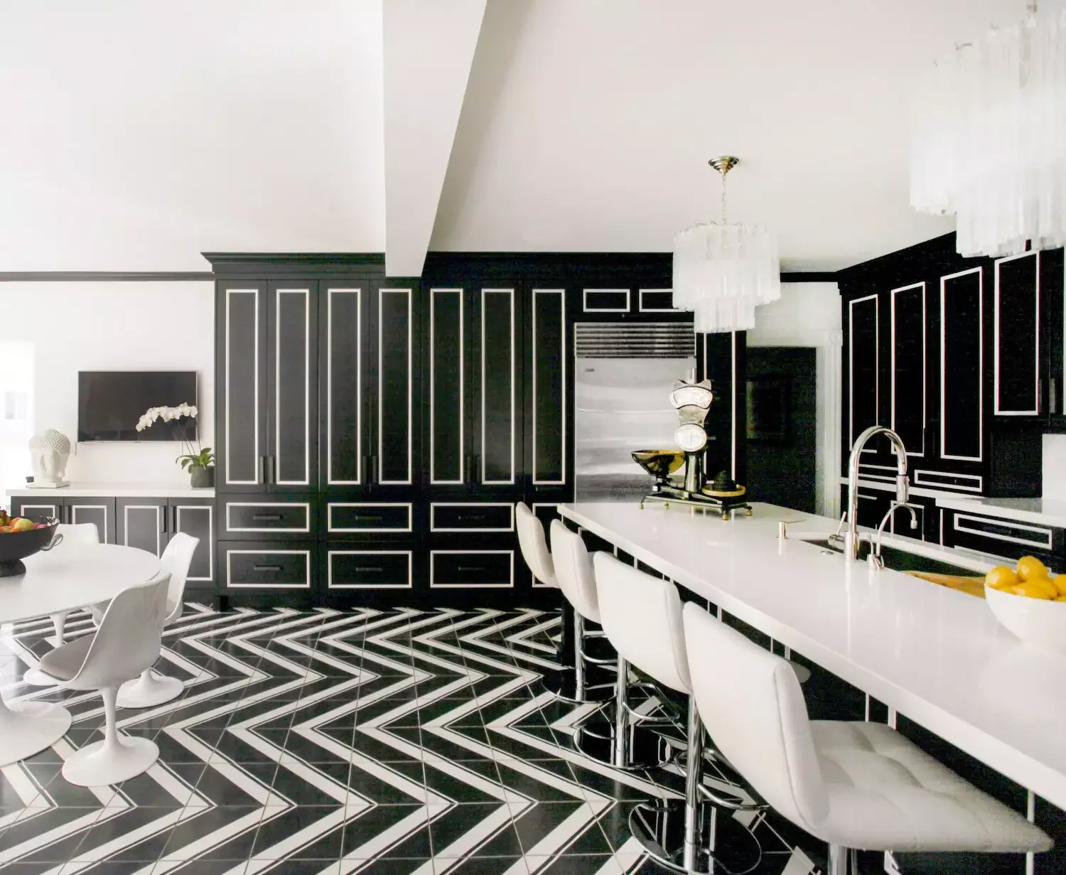 31 Stunning Kitchen Flooring Ideas That Combine Style with Practicality 9 Black-and-White Zigzag Tile
