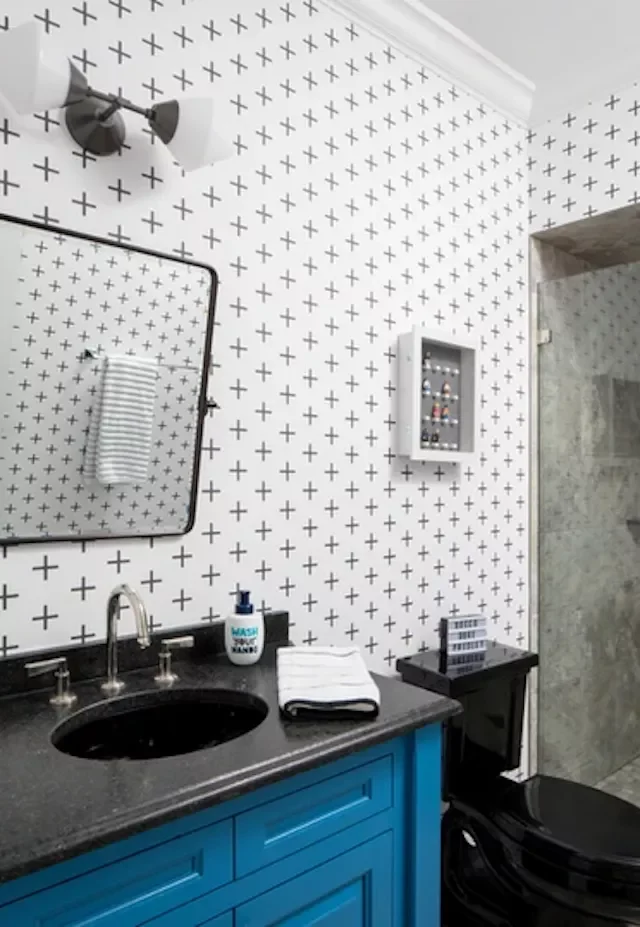 38 Stylish Teen Bathroom Ideas That Balance Fun and Sophistication 22 Black and White