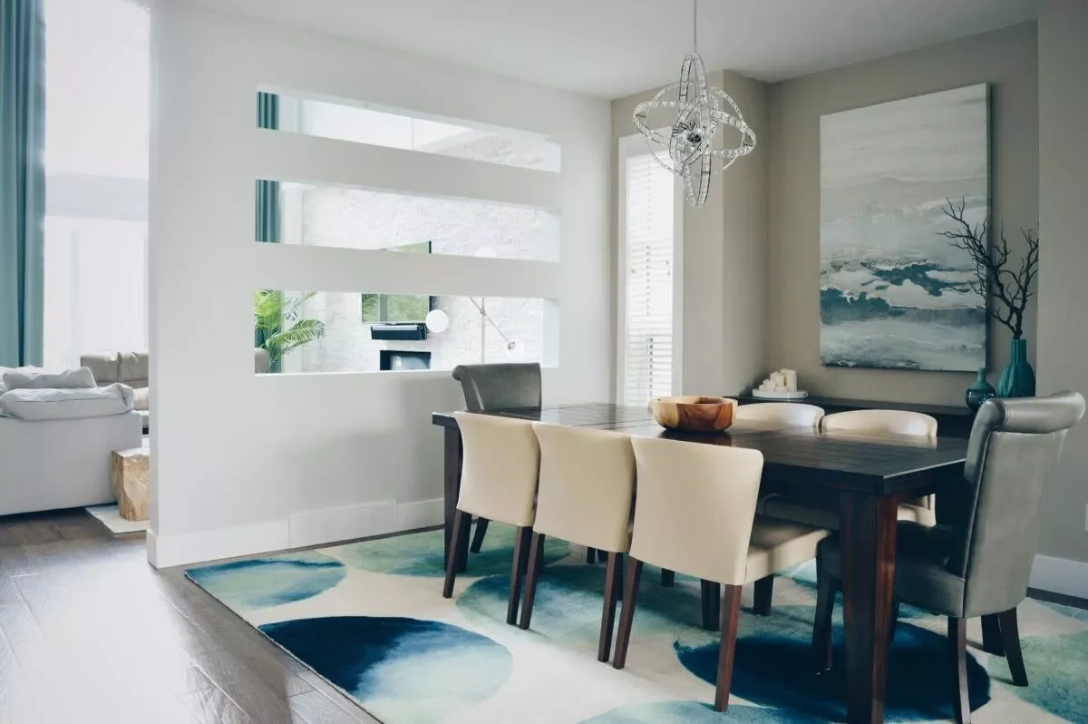 35 Beautiful Dining Room Rug Ideas That Will Transform Your Space 8 Blend Blue and White