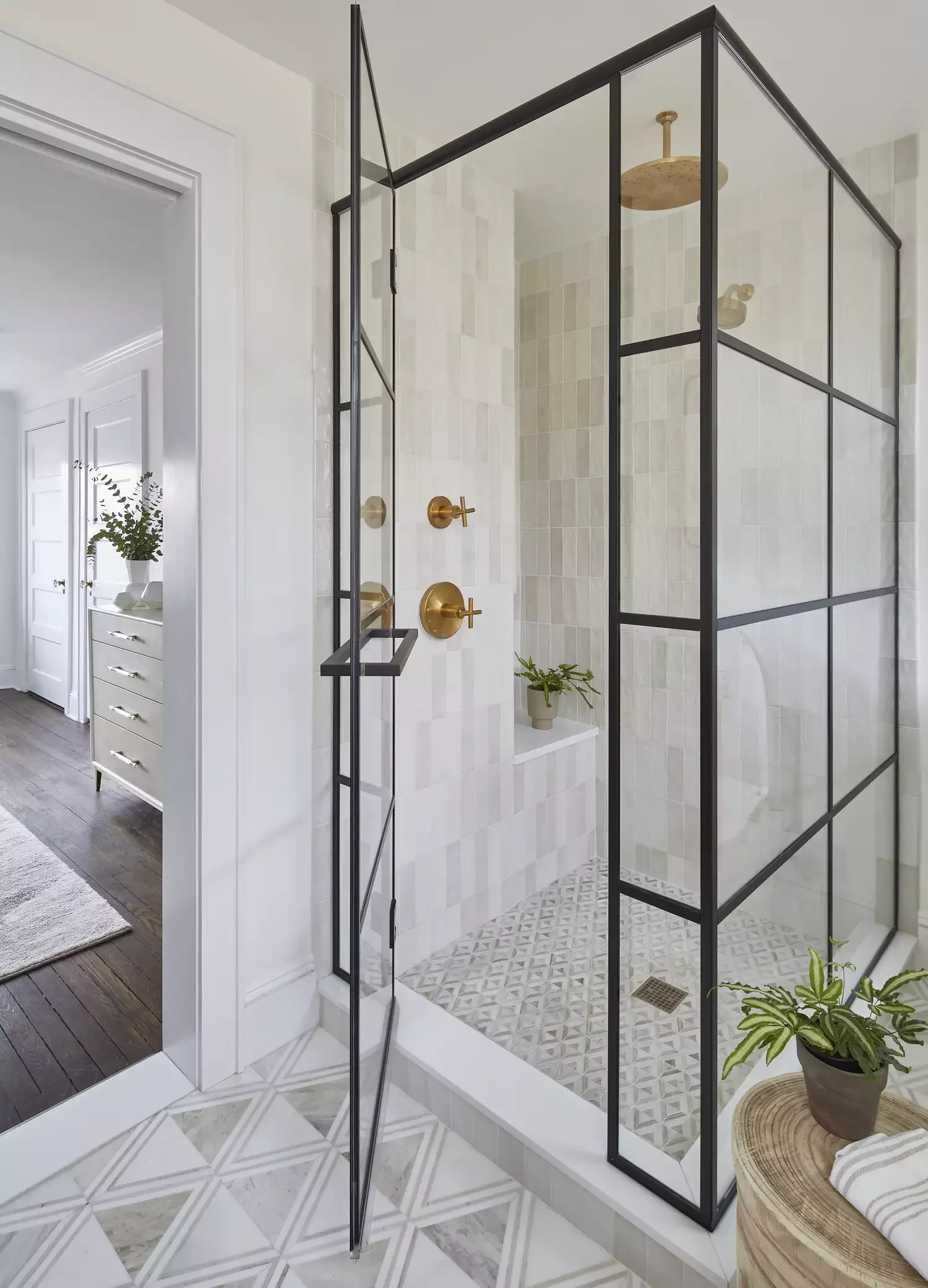 18 Beautiful Beige Bathroom Ideas That Minimalists Absolutely Adore 18 Blend Different Tiles