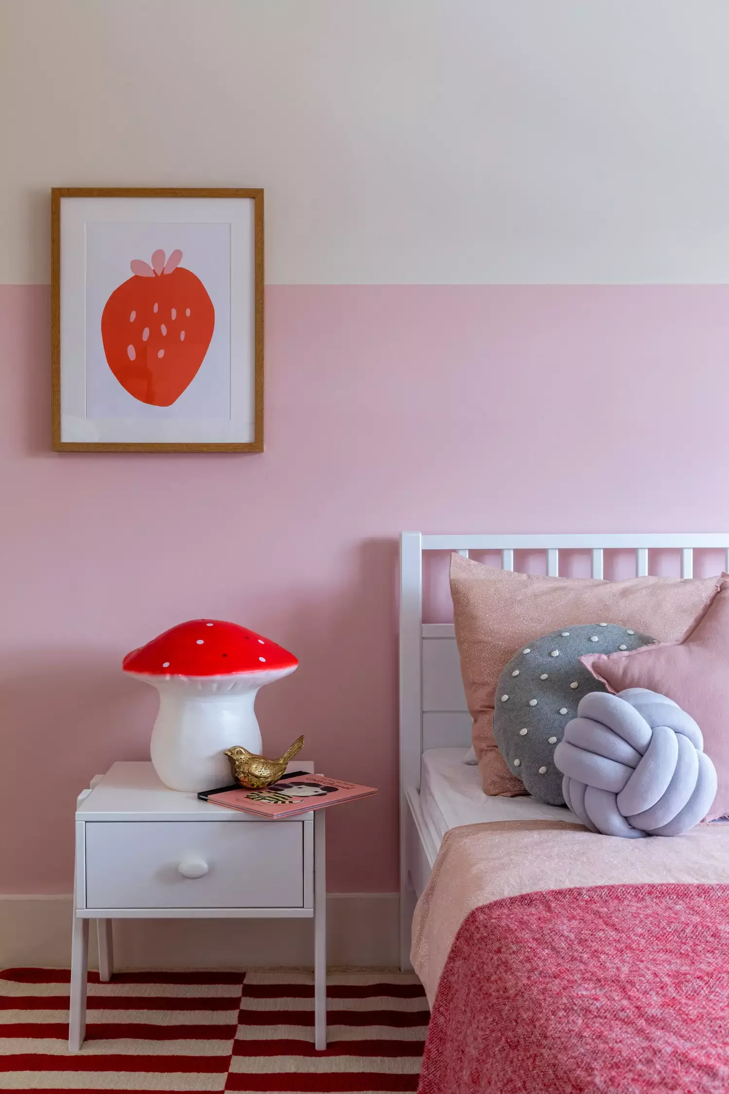 31 Creative Toddler Bedroom Ideas That Will Delight Both Kids and Parents 12 Blend Pink and Red
