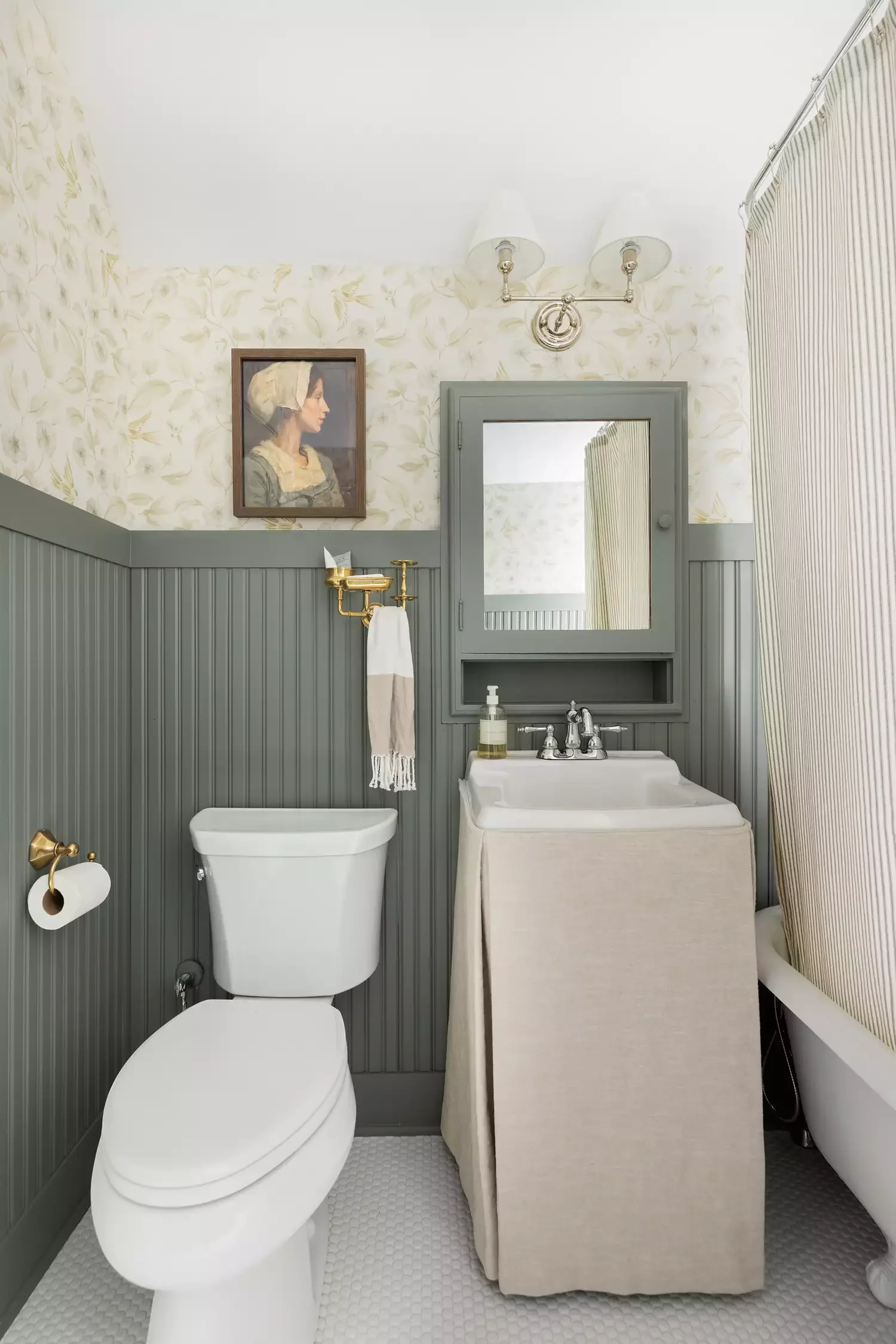 30 Professional Designer Paint Colors That Transform Any Bathroom 10 Blue-Green