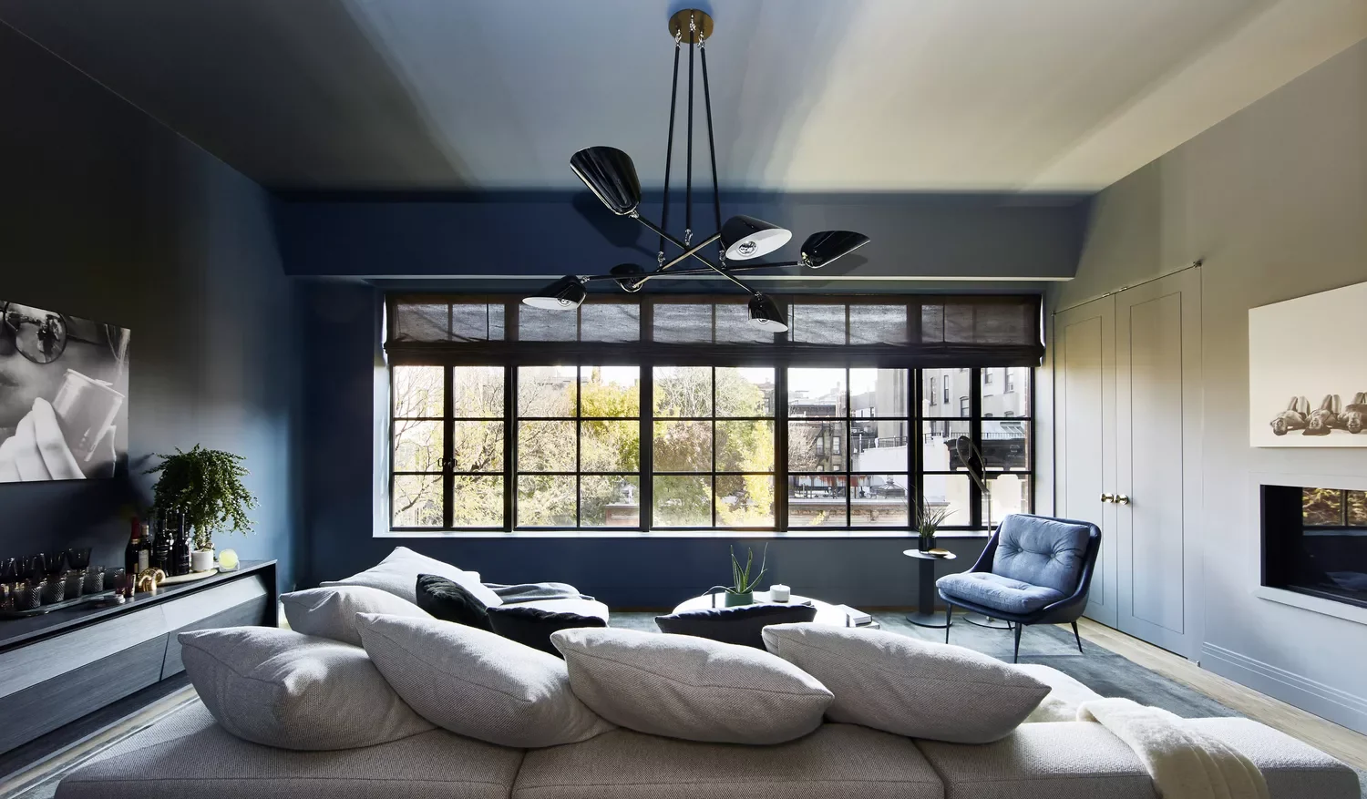 47 Stunning Blue Living Room Ideas That Work With Any Design Style 21 Blue Ombre Ceiling