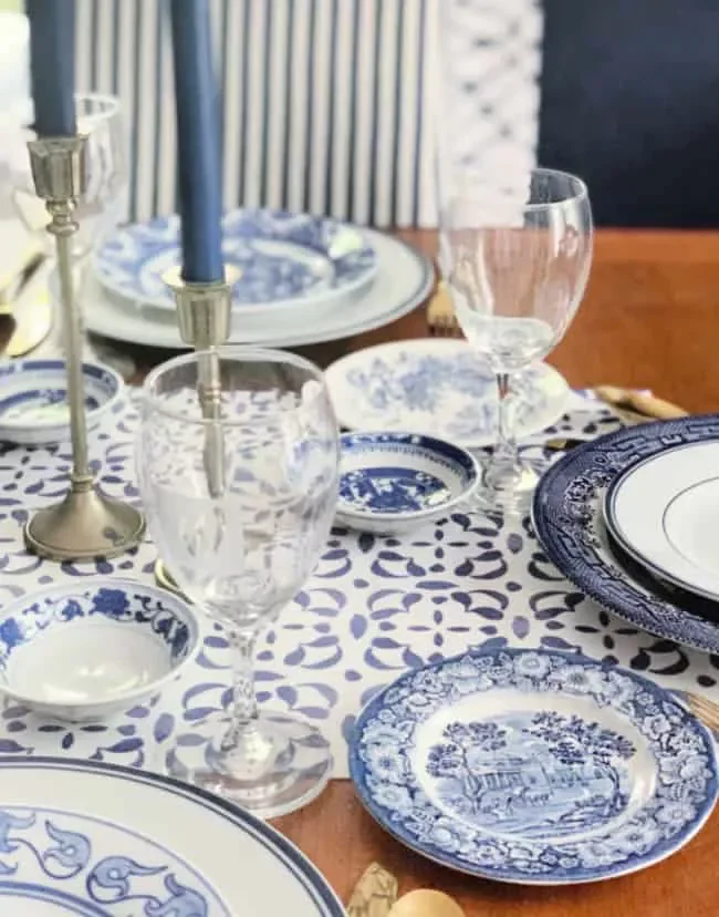 34 Stunning Tablescape Ideas to Transform Your Dining Experience All Year Long Blue + White Tablescape
