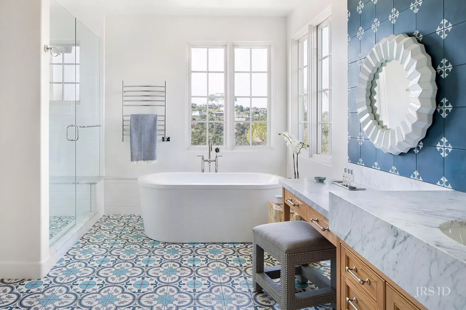 45 Sophisticated Bathroom Designs That Transform Your Home Into a Luxury Retreat 20 Blue and White