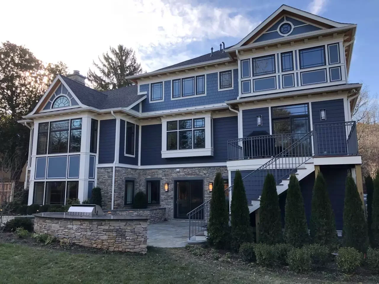 20 Beautiful Window Trim Ideas That Will Transform Your Home's Exterior 13 Blue and White