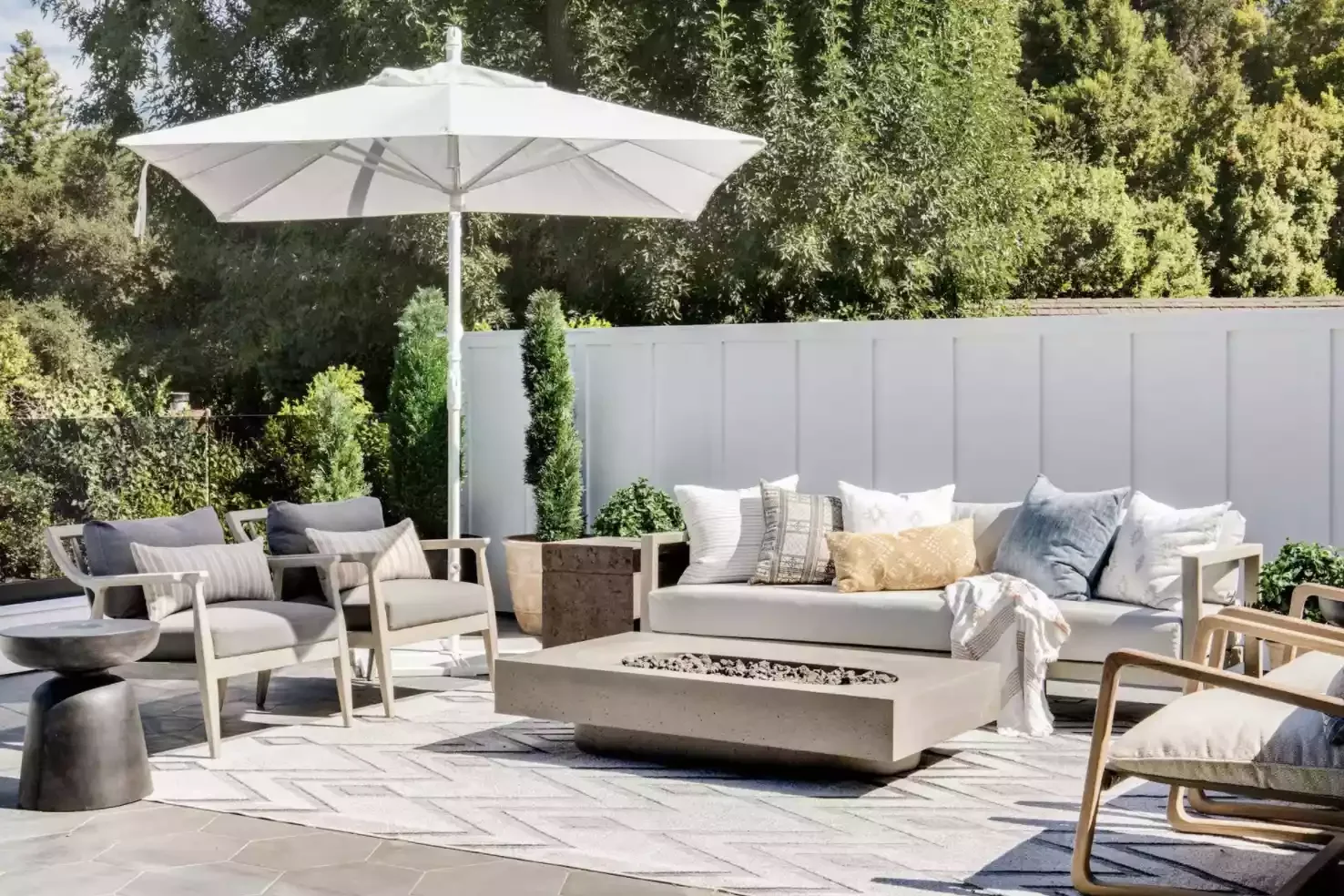 53 Stunning Privacy Fence Ideas to Transform Your Outdoor Space into a Private Paradise Board and Batten Fence Wall