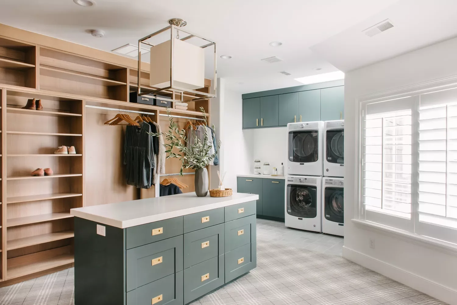 23 Walk-In Closet Island Ideas That Will Transform Your Dressing Room Bold Colors