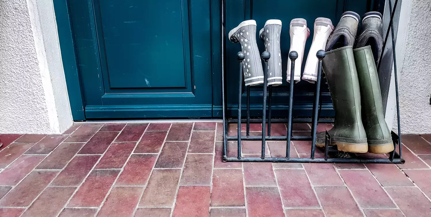 20 Brilliant Garage Shoe Storage Solutions That Actually Work Boot Rack