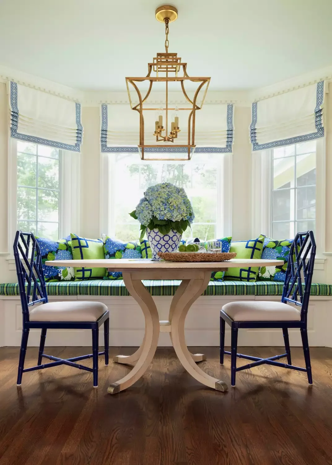 22 Creative Bay Window Dressing Ideas That Will Transform Your Space 23 Bordered Roman Shades