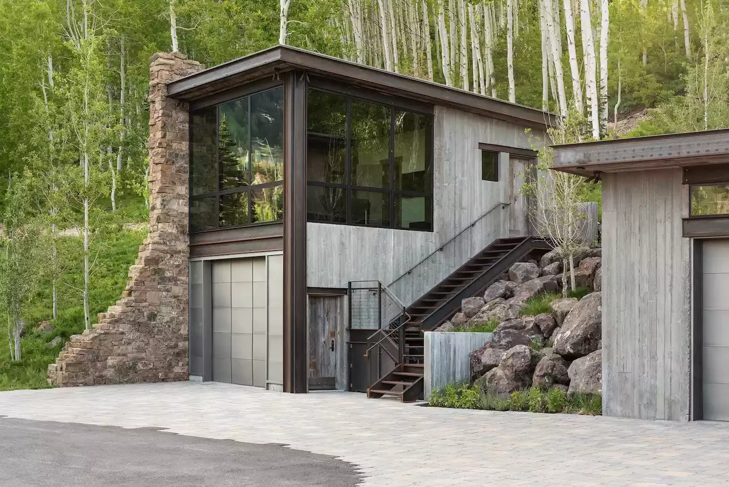 37 Stunning Retaining Wall Ideas to Transform Your Sloped Backyard Boulder Retaining Wall