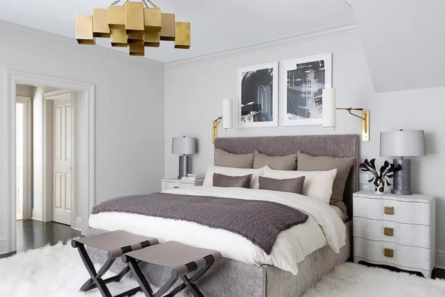 24 Brilliant Primary Bedroom Lighting Ideas That Transform Your Space 19 Brass Chandelier