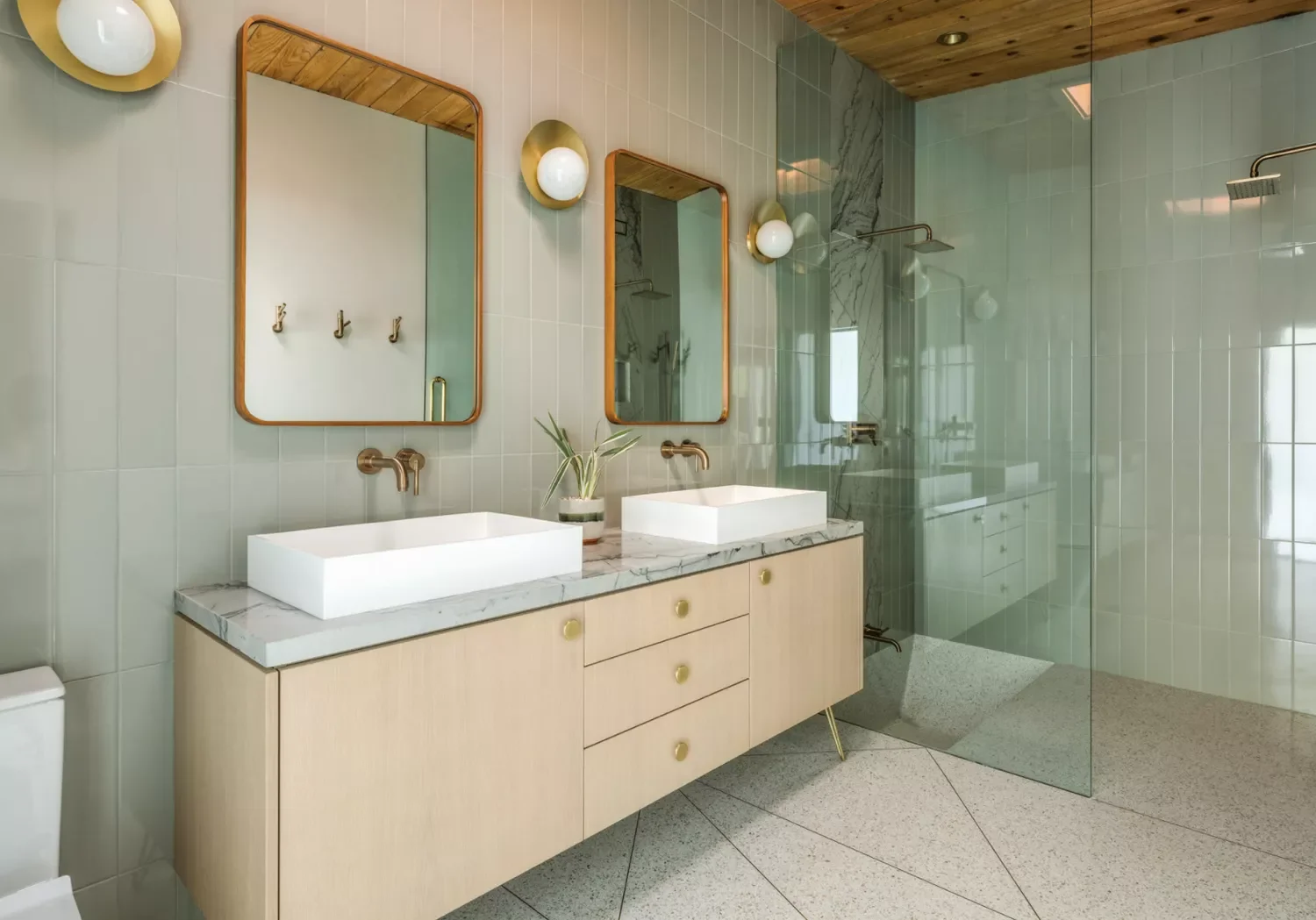 24 Bathroom Lighting Ideas That Make You Look Amazing Daily Brass Globe Sconces