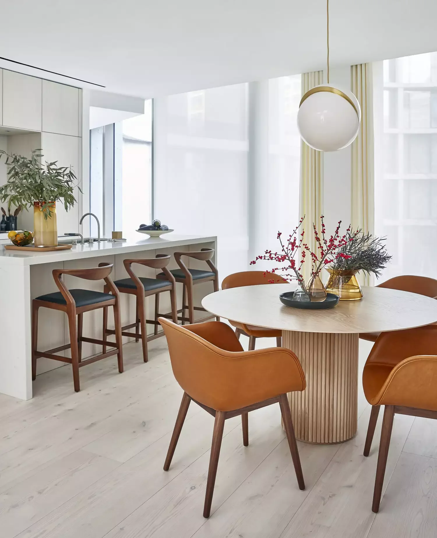 20 Brilliant Ways to Fit a Dining Table in Your Small Living Room 4 Bridge a Gap