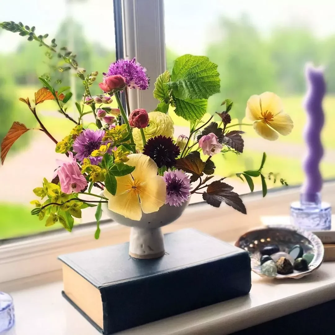 26 Stunning Window Sill Styling Ideas That Will Transform Your Space 17 Bright Blooms