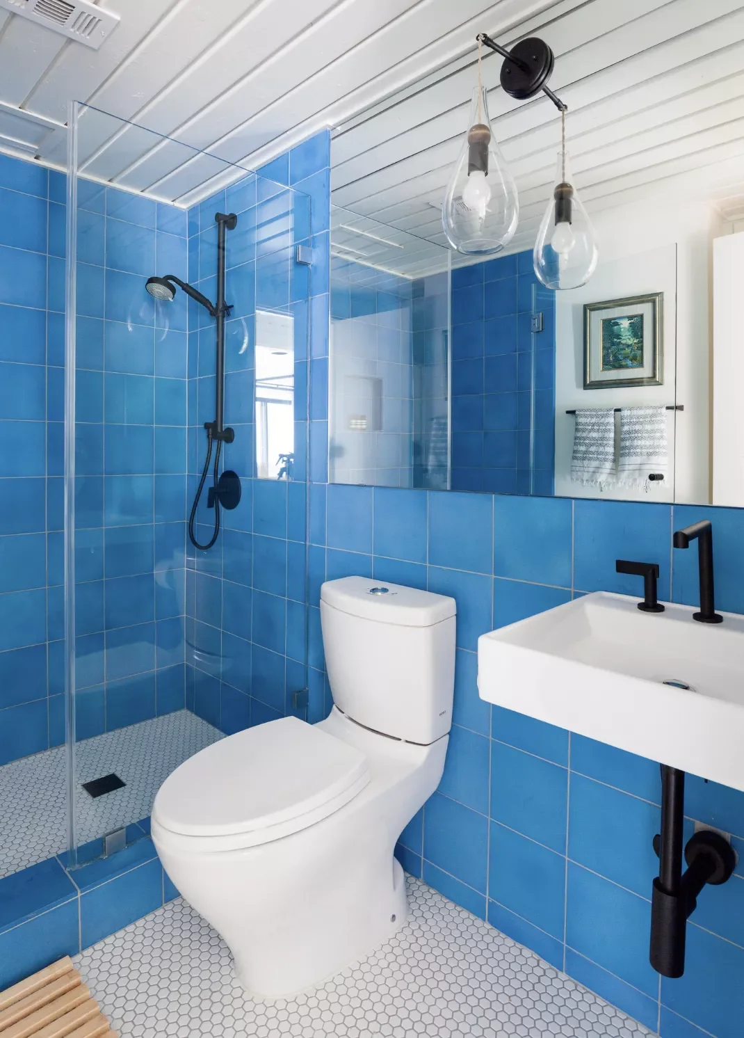 42 Bold Bathroom Color Ideas That Transform Small Spaces Into Stunning Retreats 42 Bright Blue