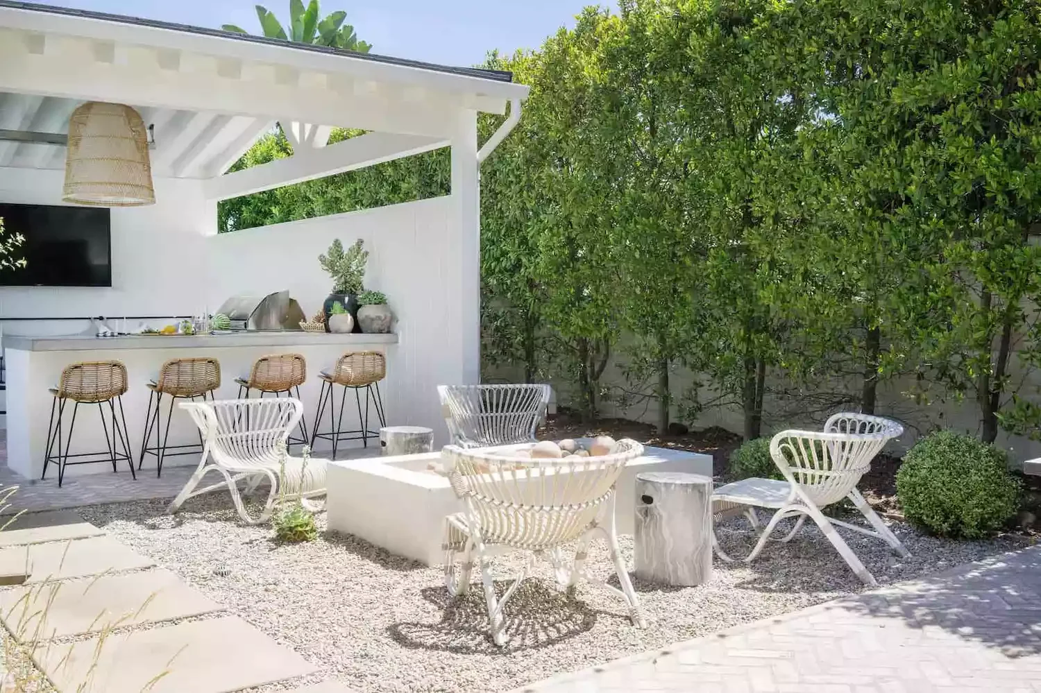 20 Creative and Budget-Friendly Gravel Patio Design Ideas 5 Brighten Up