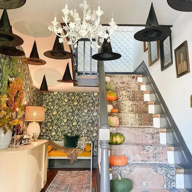 33 Stunning Fall Entryway Ideas That Transform Your Home for Autumn 17 Bring Haunted House Vibes