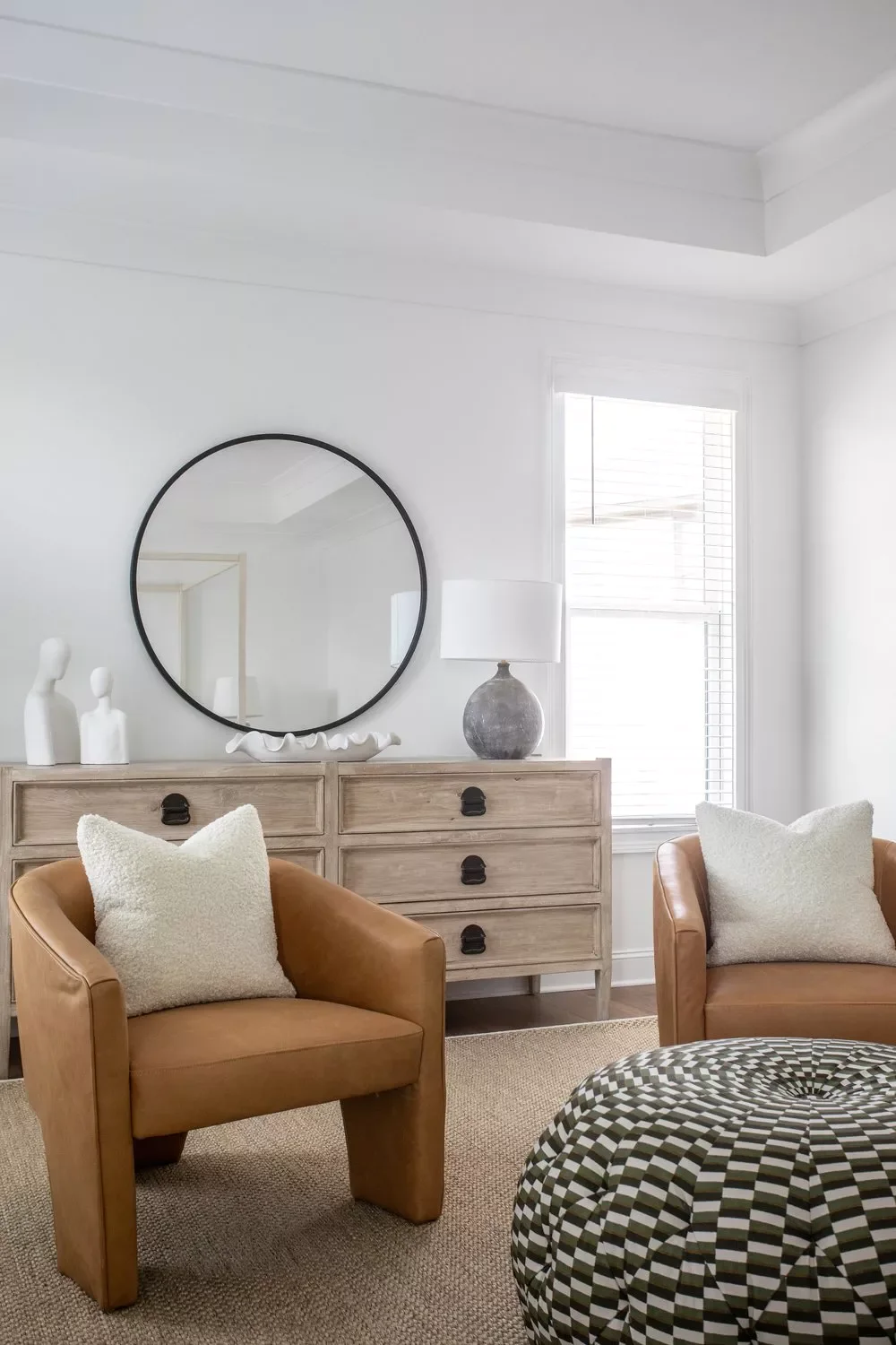 22 Cozy Bedroom Seating Ideas That Will Transform Your Sleep Space 12 Bring Leather Chairs