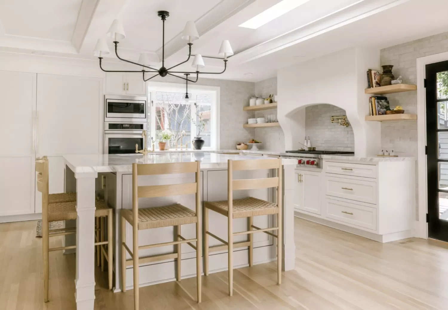 26 Kitchen Island Lighting Ideas That Will Transform Your Space 5 Bring Some Farmhouse Charm Into Your Space