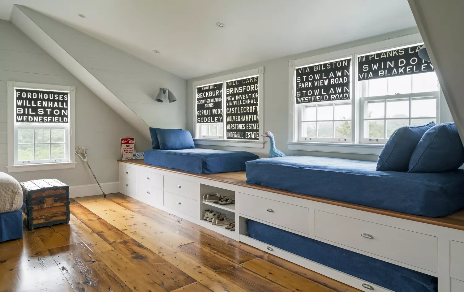 36 Coastal Home Decor Ideas That Transform Your Space Into a Seaside Sanctuary 25 Bring in Blue Bunk Beds