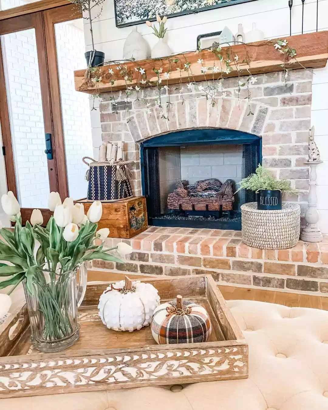 33 Cozy Farmhouse Fireplace Styling Ideas That Transform Your Living Space 19 Bring on the Vines