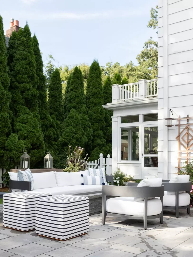 25 Outdoor Seating Ideas That'll Make You Want to Live Outside 1 Bring the Outdoors In
