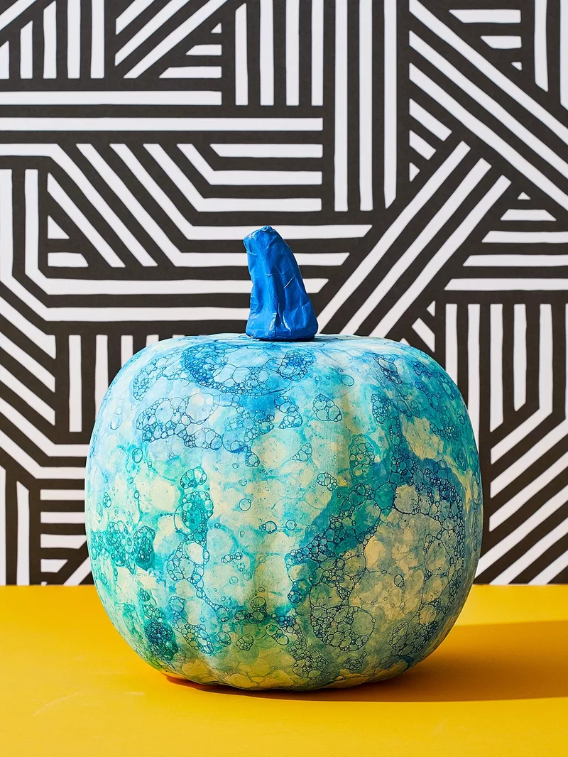 46 Creative Pumpkin Painting Ideas for Fall Home Decor 21 Bubble Painted Pumpkin
