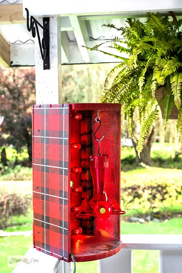 Buffalo Checked DIY Hummingbird Feeder Heater Crate