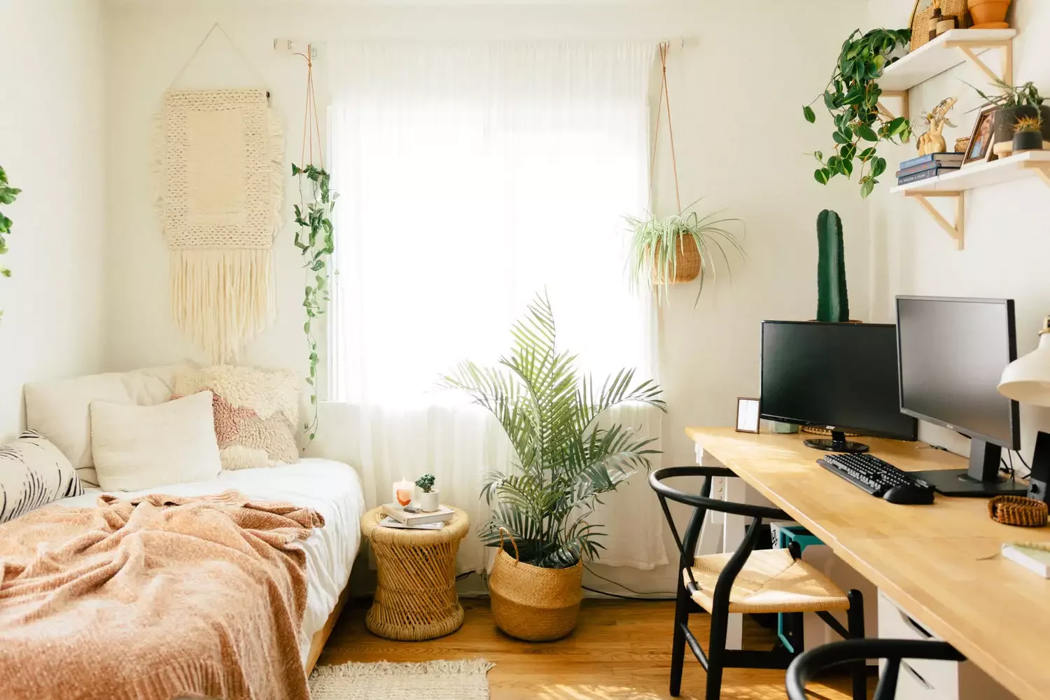 28 Multi-Purpose Office Guest Room Ideas to Create Your Perfect Hybrid Space 2 Build Space for Two