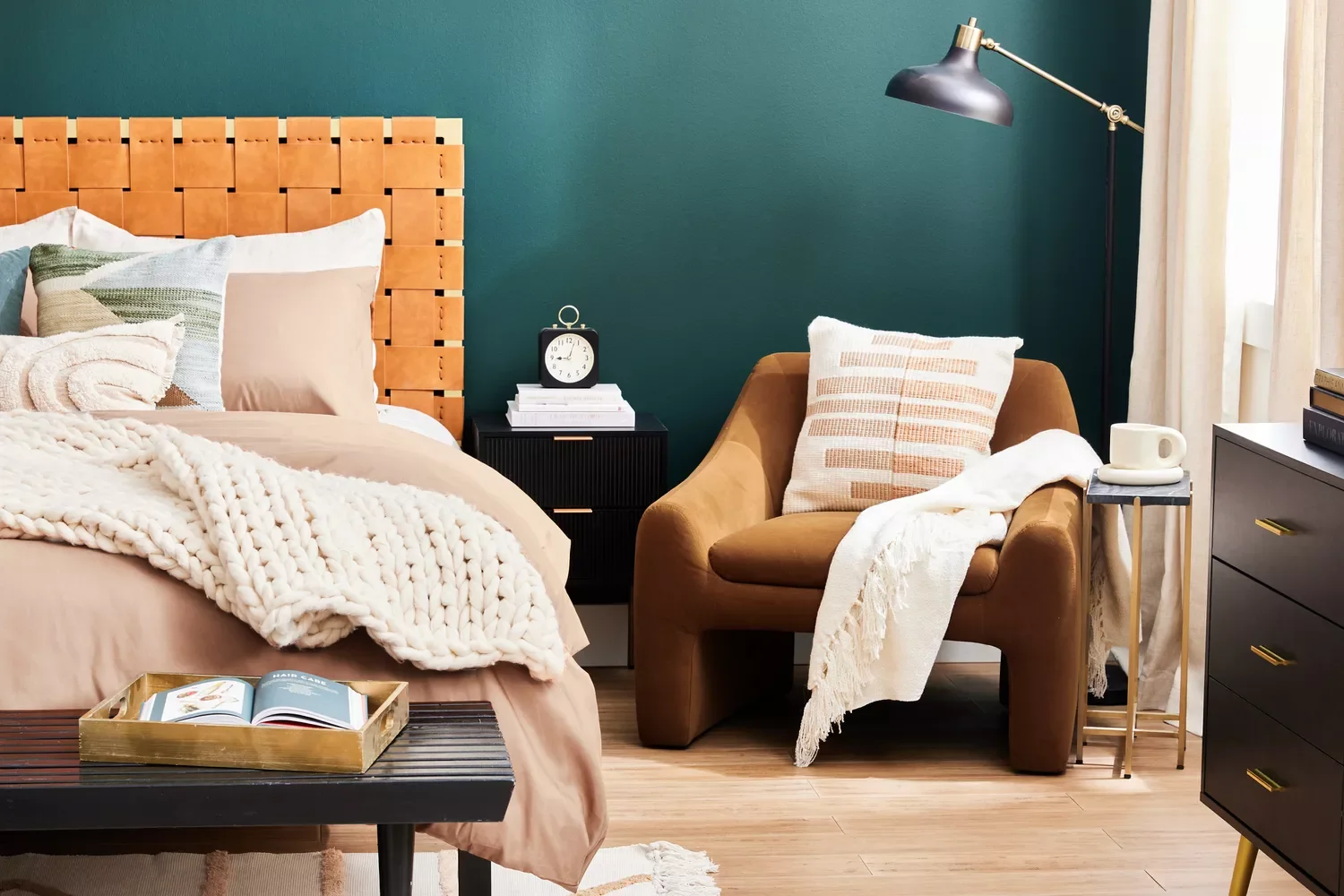 22 Peaceful and Expert-Approved Bedroom Arrangement Ideas 7 Build a Reading Nook