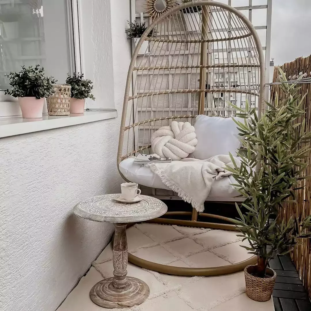 22 Creative Ways to Add Privacy to Your Balcony Space 6 Build a Wooden Trellis