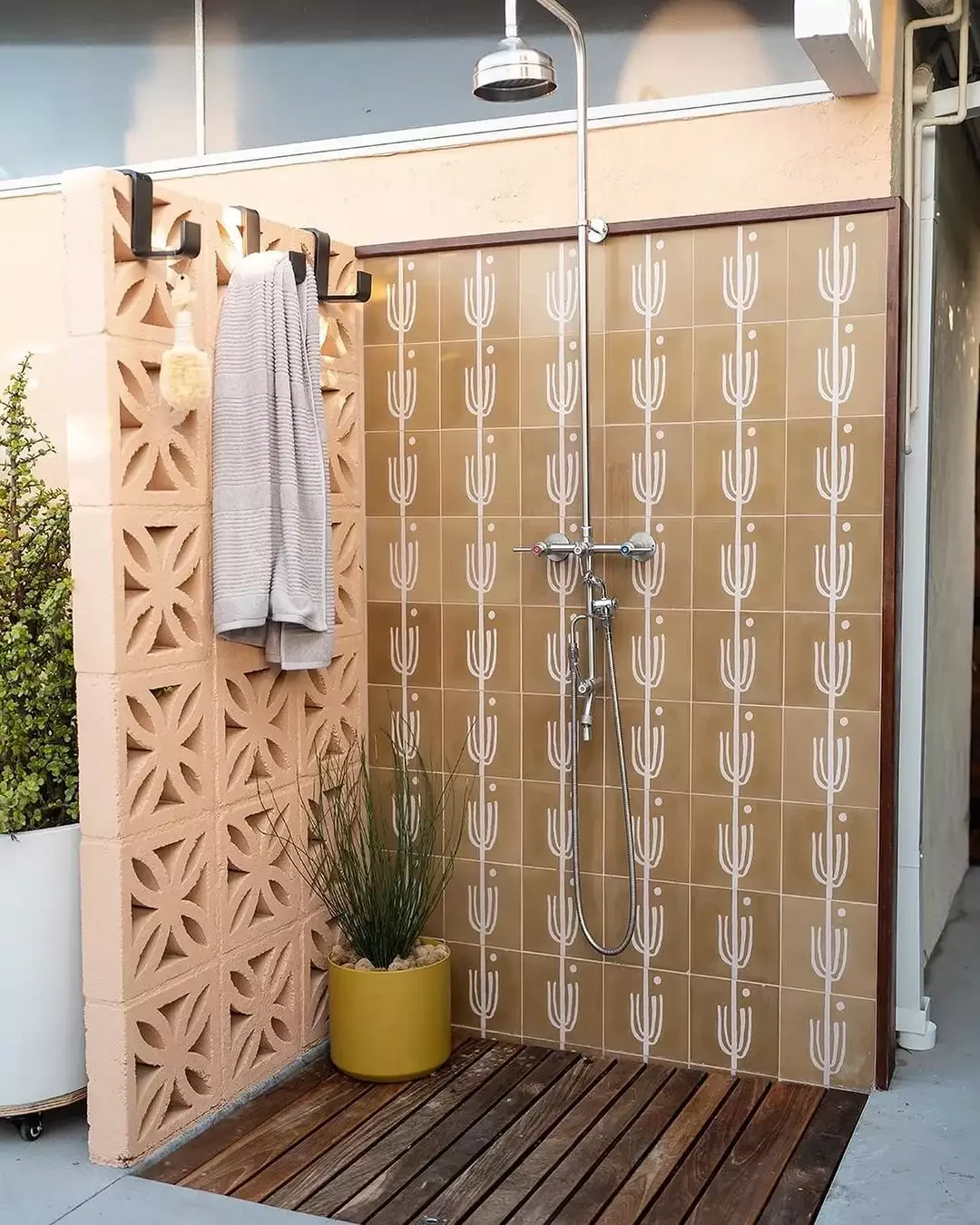 15 Budget-Friendly Cinder Block Garden Projects to Transform Your Outdoor Space 14 Build an Outdoor Shower