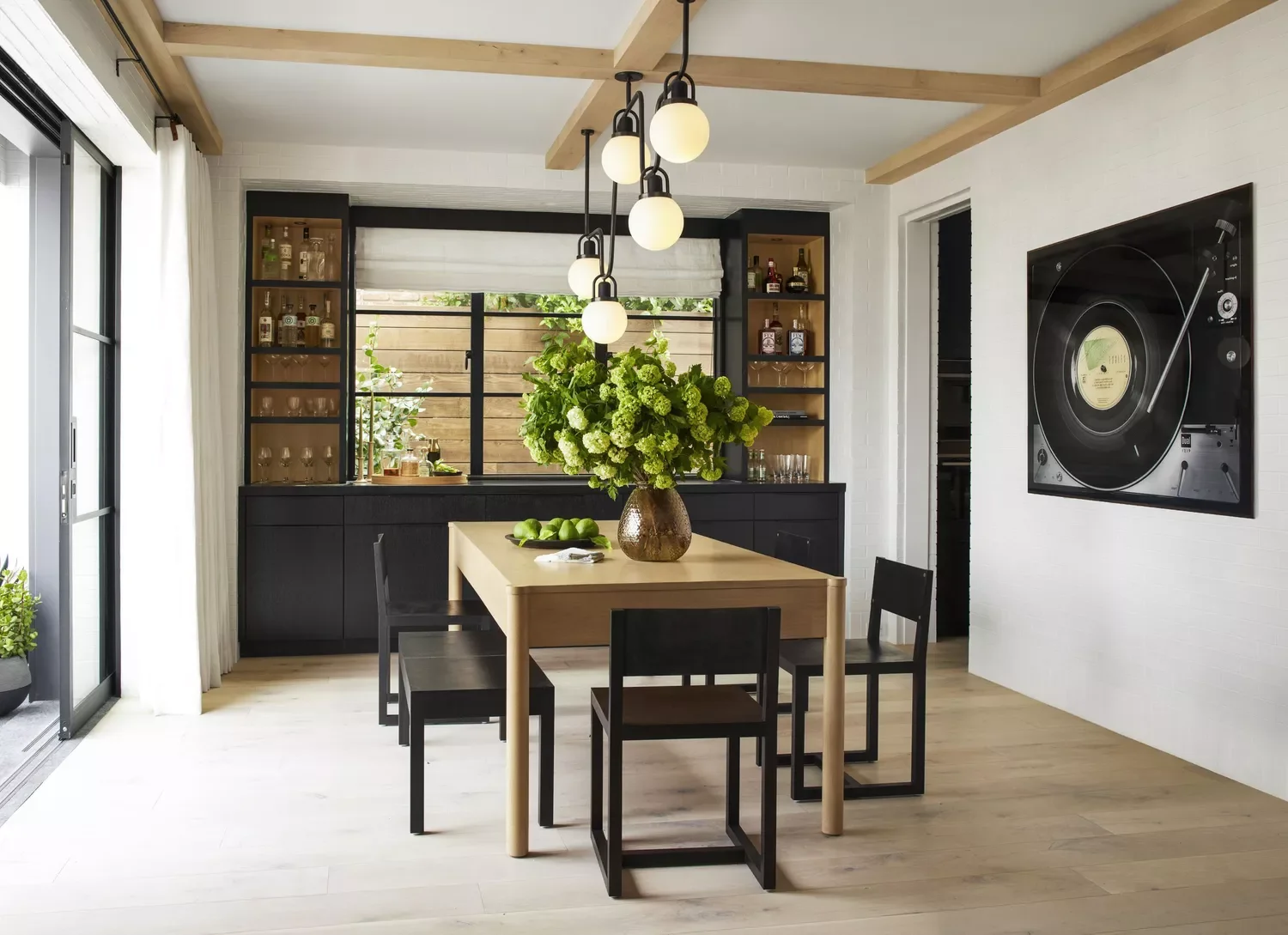 98 Stunning Dining Room Ideas to Transform Your Entertainment Space Build in a Wet Bar